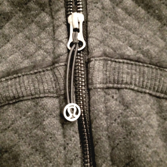 SOLD![LULULEMON SPECIAL EDITION | SCUBA JACKET/VEST - Picture 4 of 8